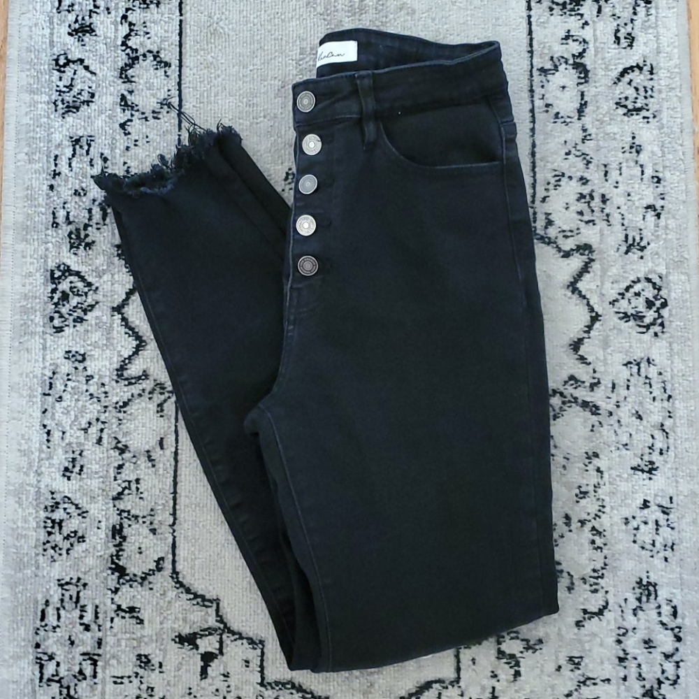 Kancan raw hem highwasted black jeans